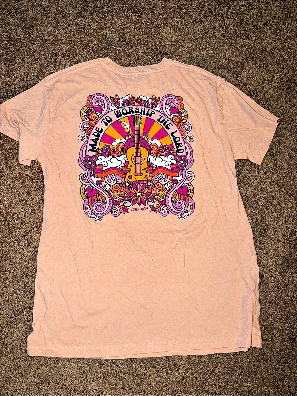 Joy & Grace Made to Worship the Lord Graphic T-Shirt Pink Medium